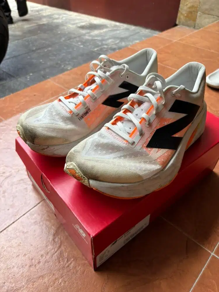 New Balance Rebel V4