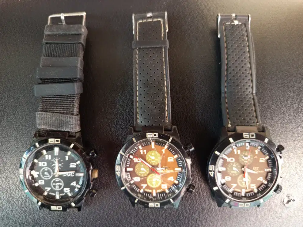 Jam tangan bekas kondisi mati habis batre borongan mesin bagus