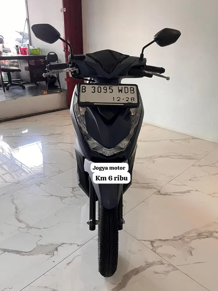 (B) honda beat deluxe tahun 2023