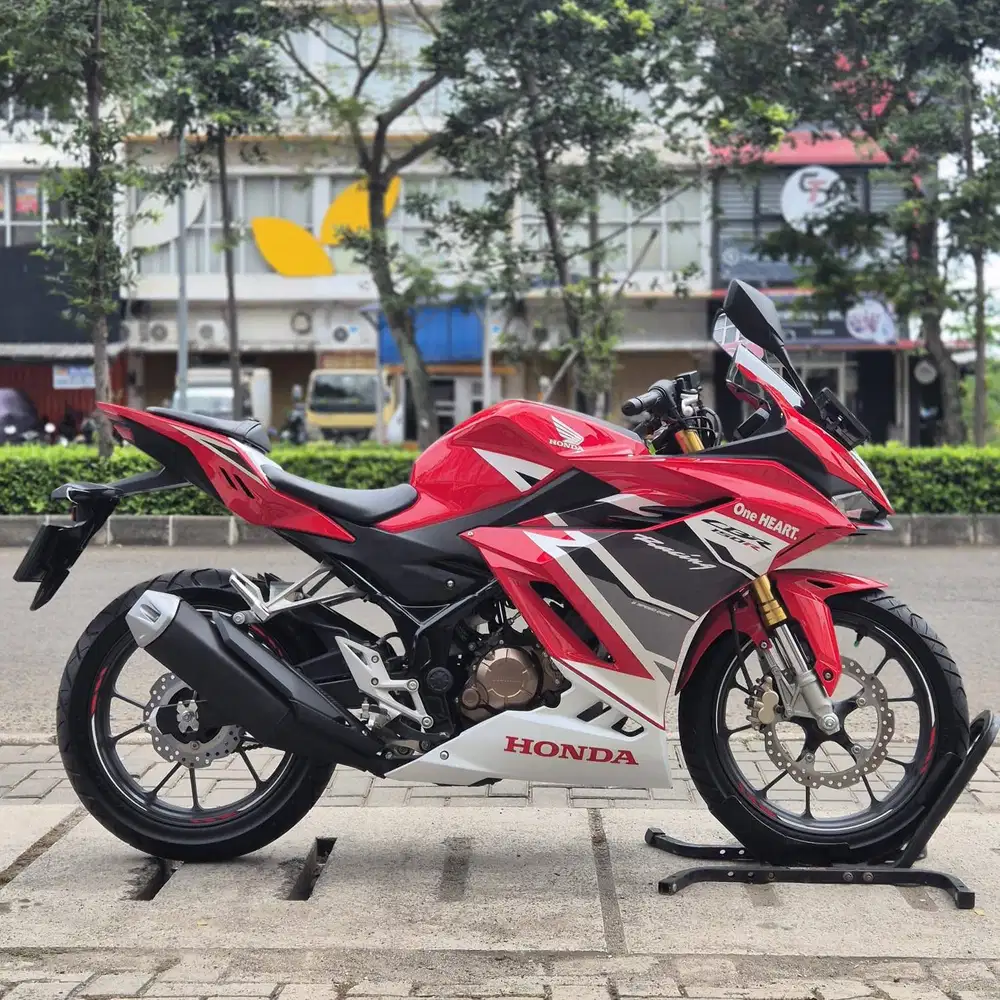 HONDA NEW CBR 150R NON ABS 2023 RED RACING KM 200 PERAK PAJAK ON MULUS