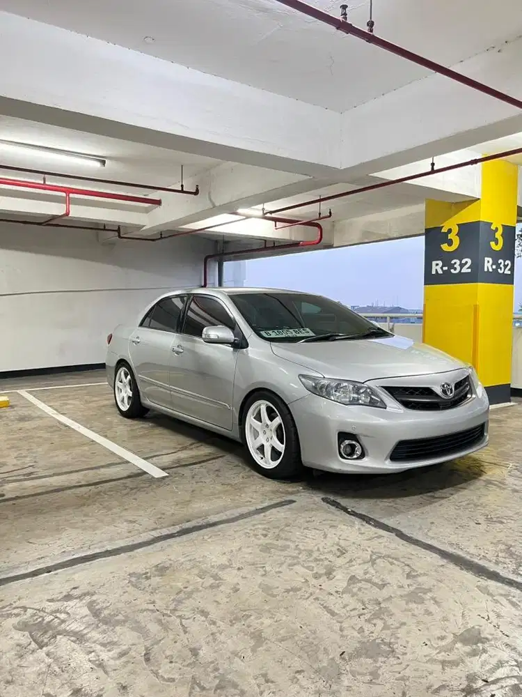 Corolla Altis 2.0V 2013