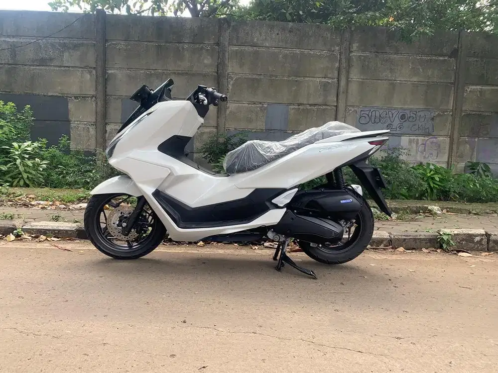 DP.2JT HONDA ALL NEW PCX 160 CBS THN 2025 CASH CREDIT KM 13RB