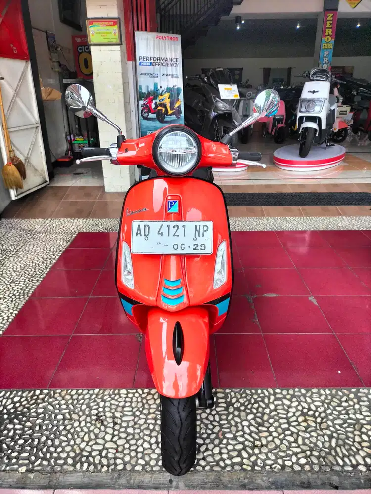 VESMET PRIMAVERA SE 2023 KM 7 RIBU MURAH