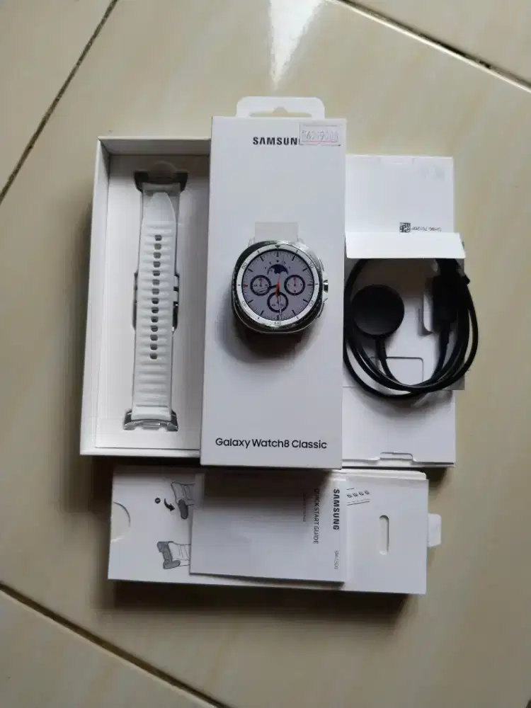 Samsung Galaxy watch 8 classic 46mm silver second