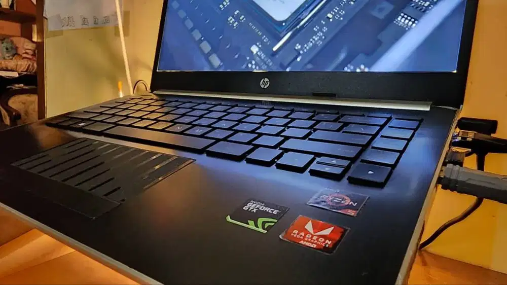HP Notebook (Ryzen 3 3200U, Vega3 Graphics, 16GB DDR4, 125GB NVMe)