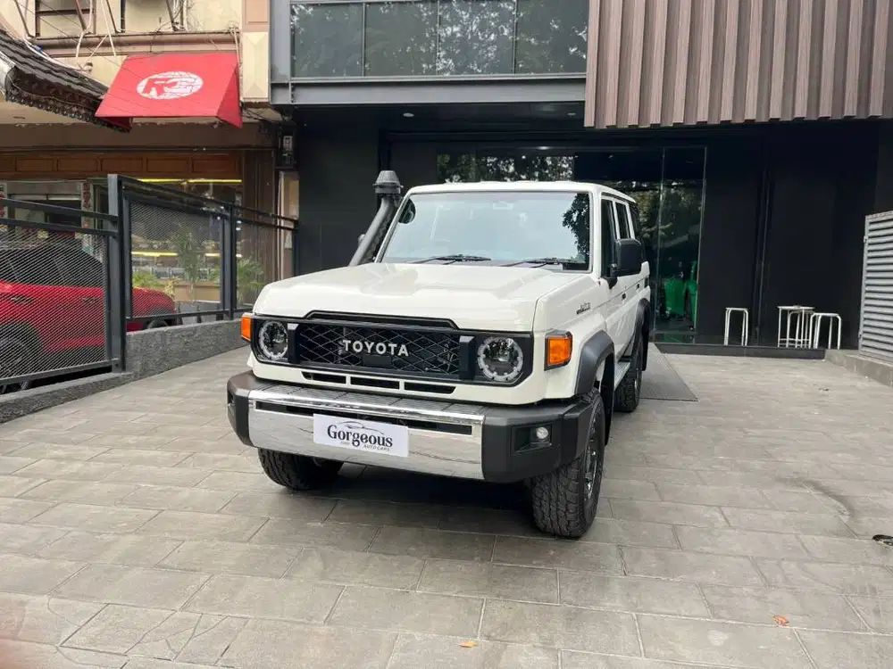 Toyota Land Cruiser 70 GXL Wagon Nik 2025