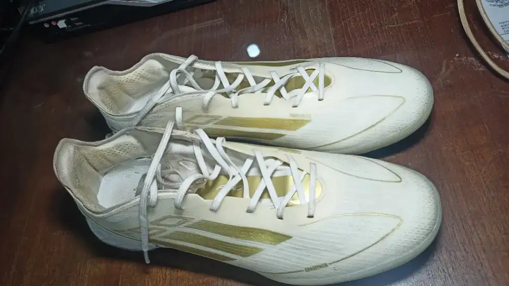 Sepatu minisoccer Adidas F50 vietnam