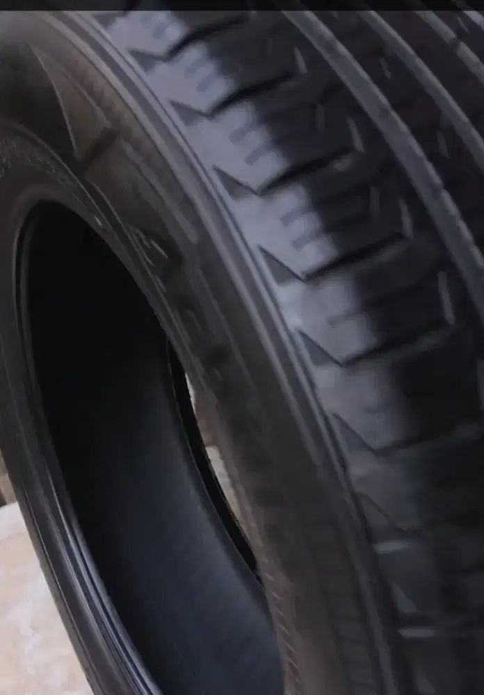 Ban 225-65 r17 like new