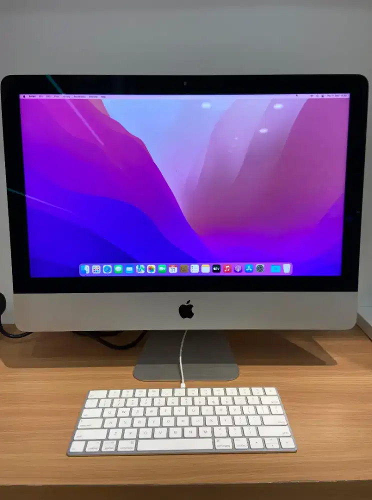 Imac th 2015 i5 8gb 500gb  layar 21.5 in murmer