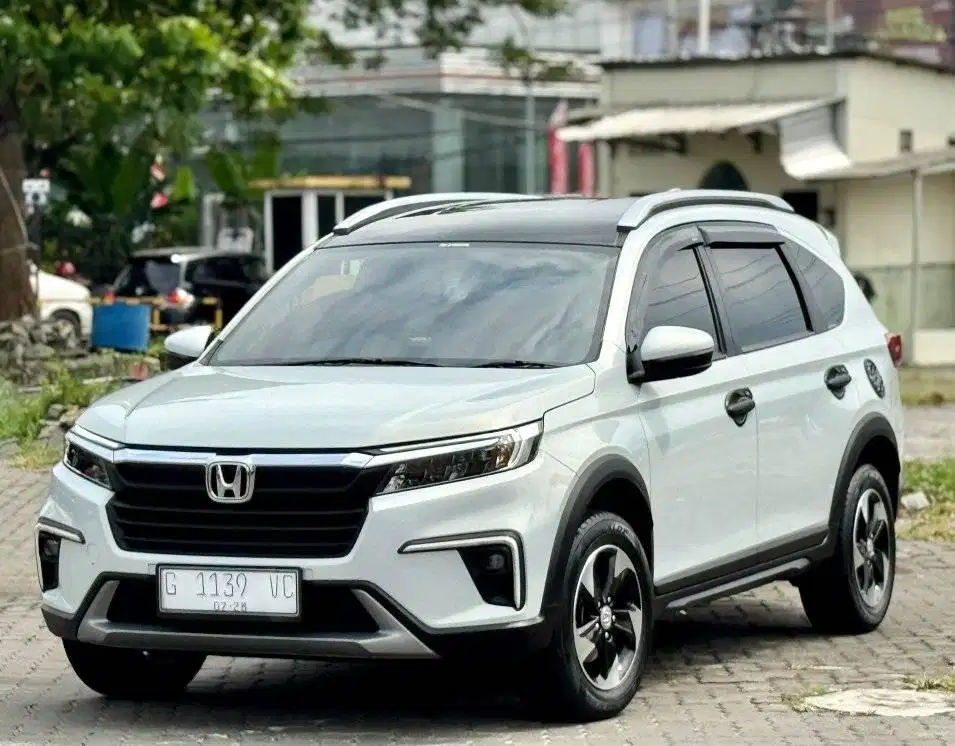 KM 30 Honda BRV E CVT 2023 Plat G Super Istimewa Like New