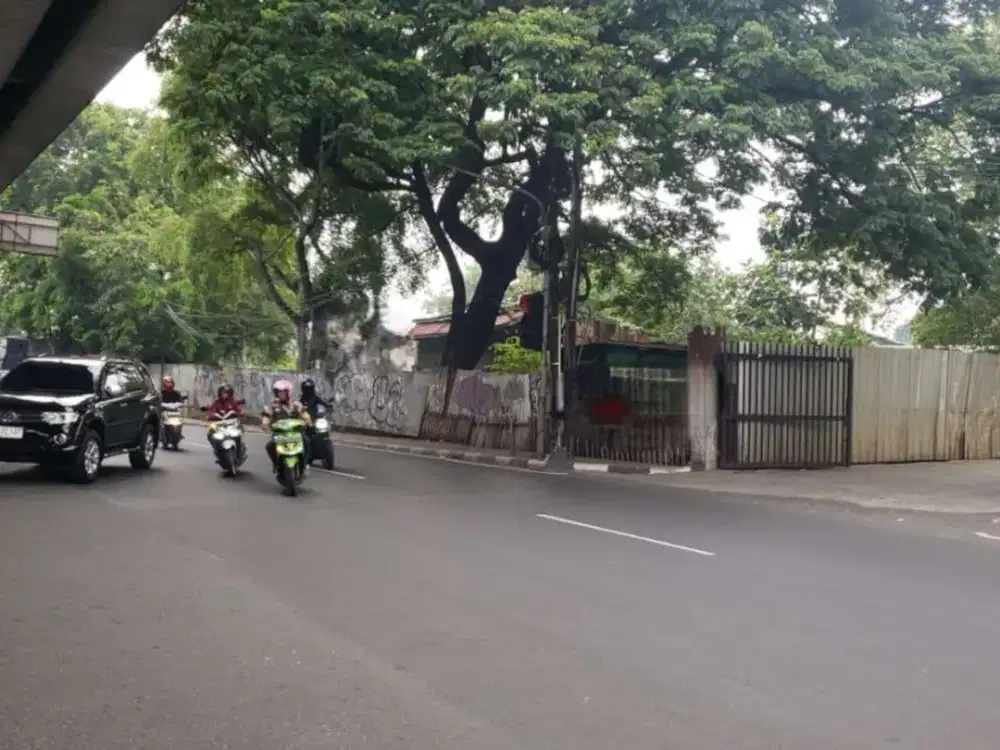 Turun Harga Dijual Cepat dibawah NJOP Tanah dan Bangunan di Jl.Daan Mogot KM 10, Cengkareng. Jakarta Barat