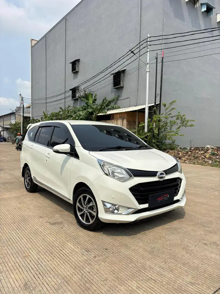 Daihatsu Sigra R deluxe matic bekas murah 2016 putih