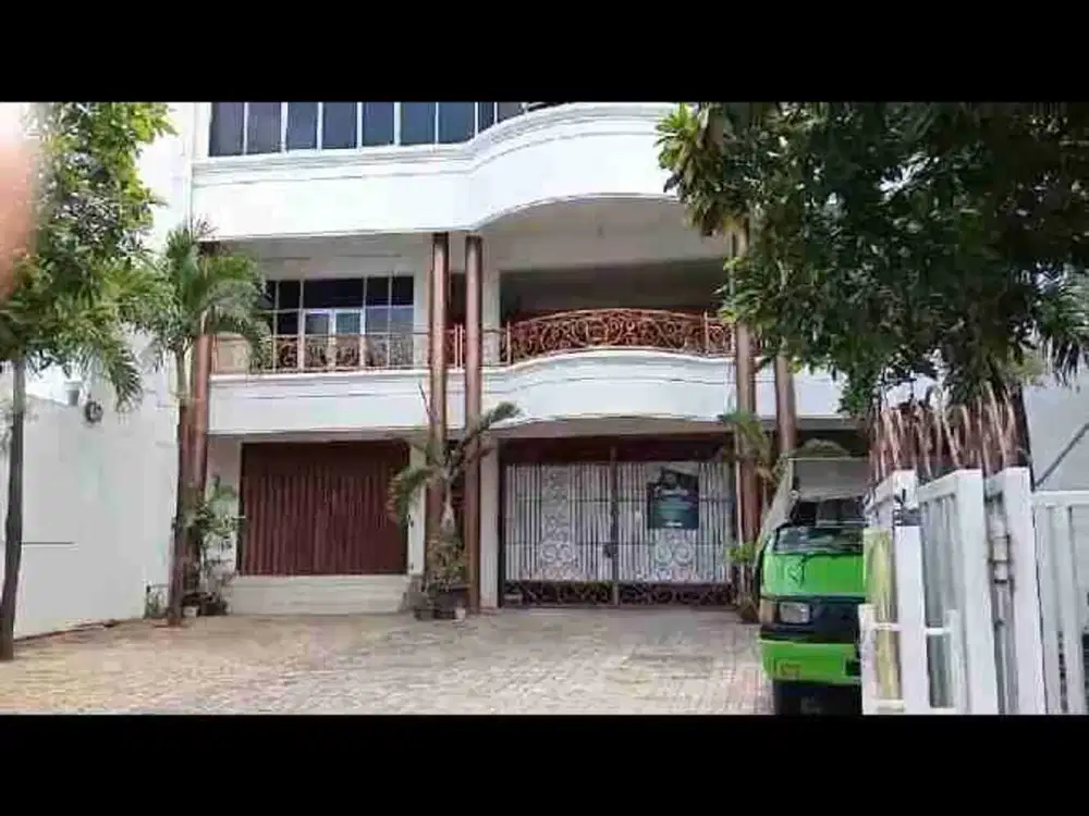 Disewakan Bangunan 3 Lt plus Rooftop di Jl Menoreh Raya Sampangan