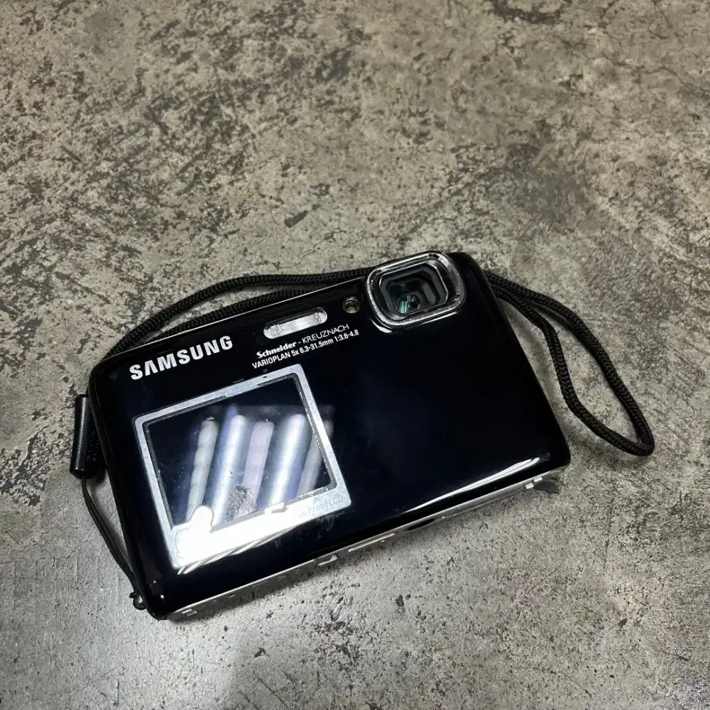 Samsung DualView ST100 Digital Camera Kamera