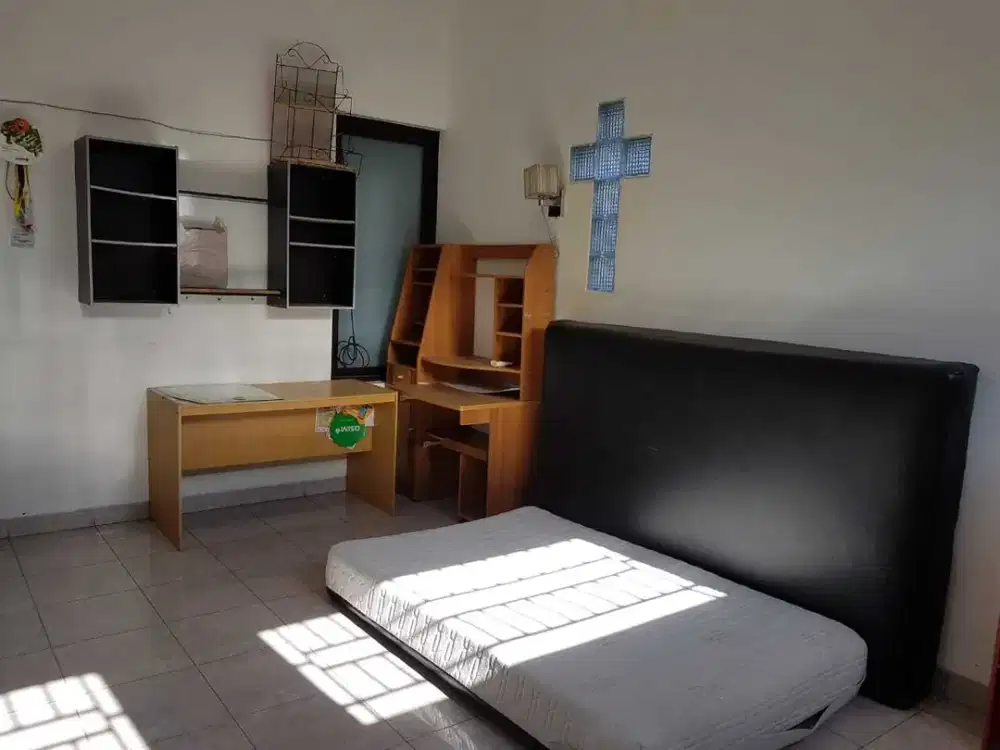 Disewakan Rumah 3,5 lantai di Tarian Raya, Kelapa Gading