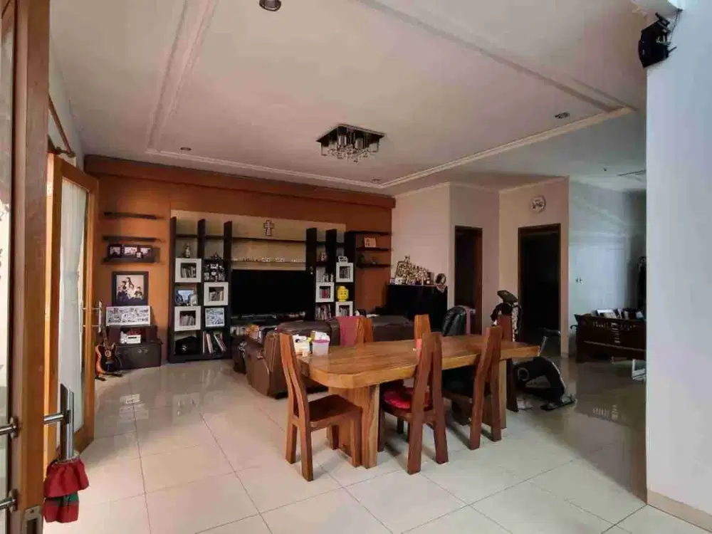 Disewakan Rumah Lux TKI Taman Kopo Indah 3