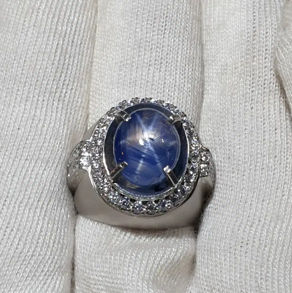 Natural Star Blue Sapphire Srilanka 12.30 crt
