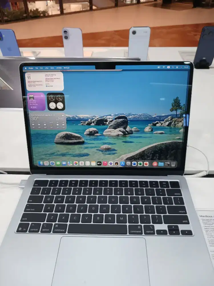Cicilan Tanpa Kartu Kredit Maccbok Air 13 Inc'i.256GB