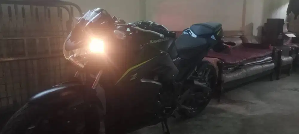 Kawasaki ninja Z250 CC tahun 2018