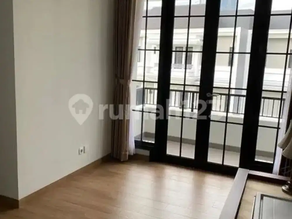 Disewa Rumah Cantik Mewah Kondisi Semifurnish di Alam Sutera