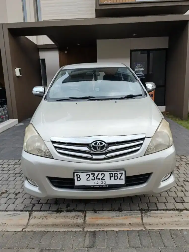 Toyota Kijang Innova 2.0 V Luxury AT 2010 | KM Rendah | Pjk Hidup
