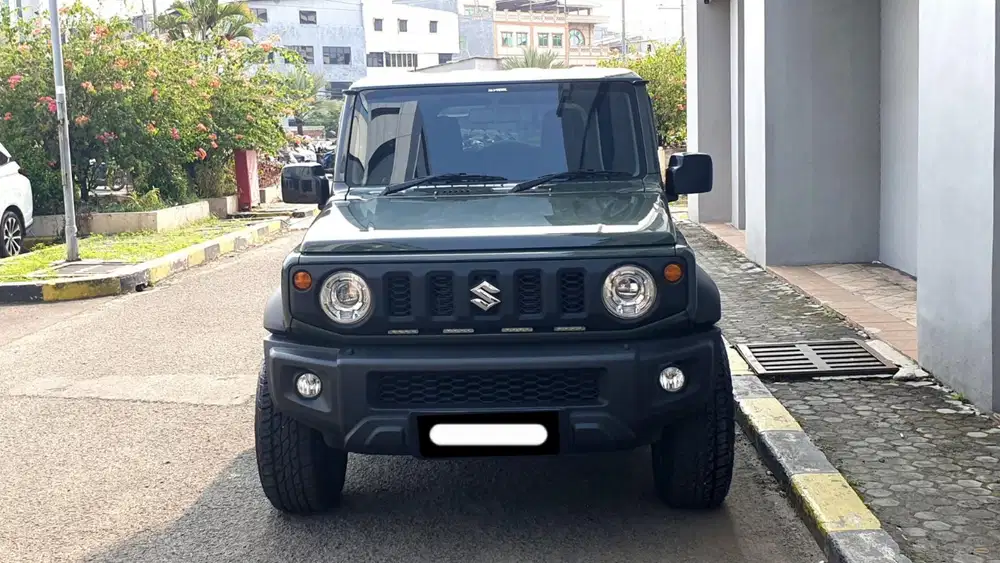 Km5rb suzuki jimny manual 2023 hijau pajak panjang siap pakai