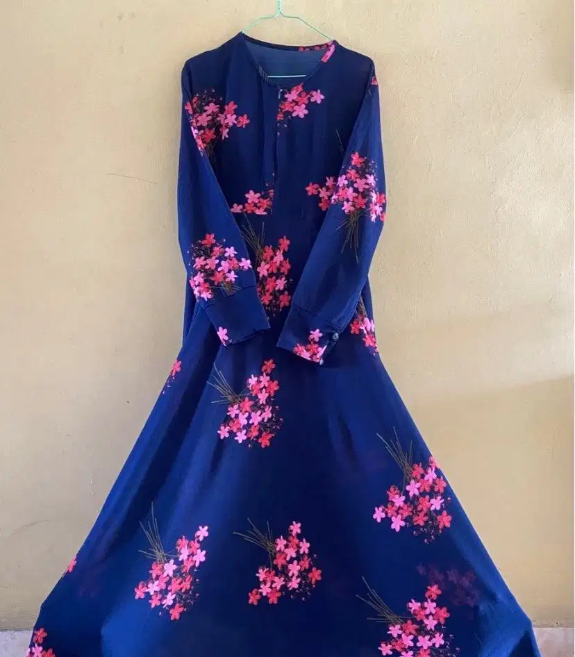 Gamis panjang busana muslim wanita | Bunga pink biru