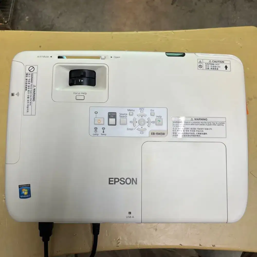 Epson EB-1945W WXGA Proyektor Projector Kantor Elektronik LCD 3 Chip