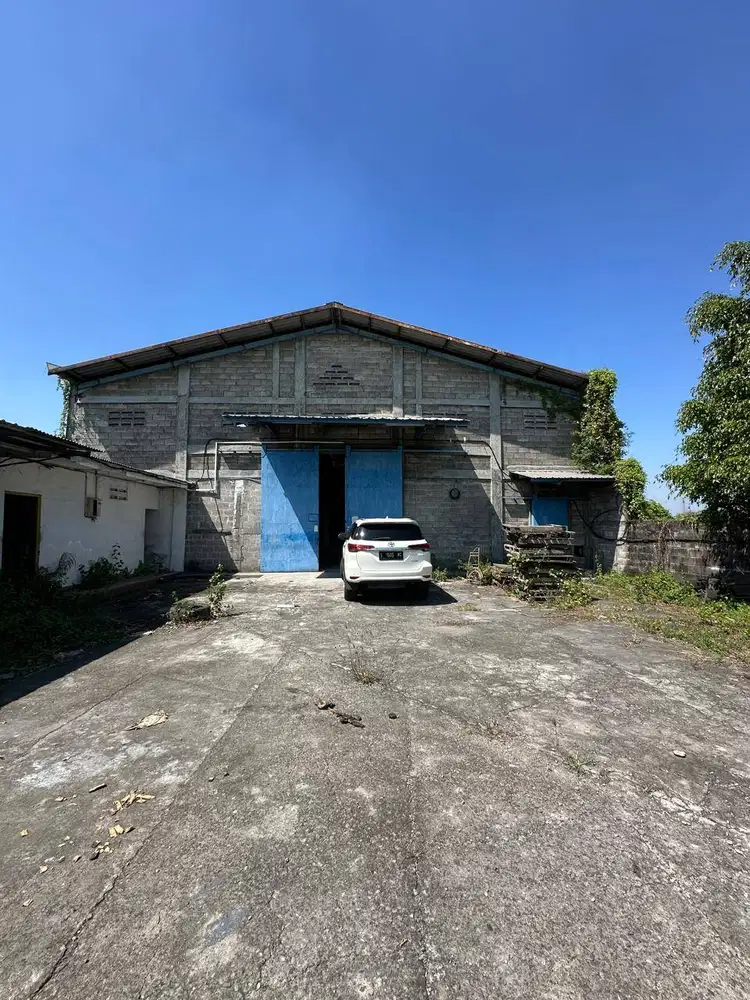 DiJual Gudang Legundi Lebar 18m SHM Akses kontainer 40' Exit Tol Krian