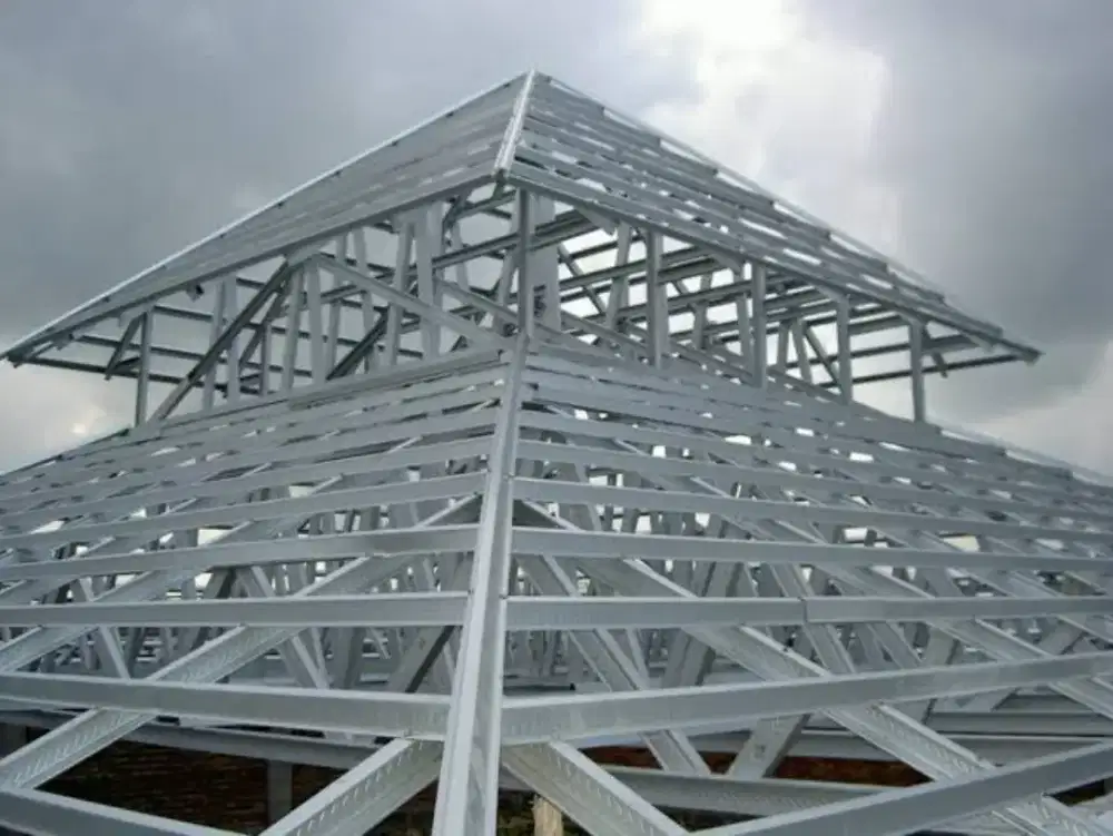 Rangka atap baja ringan