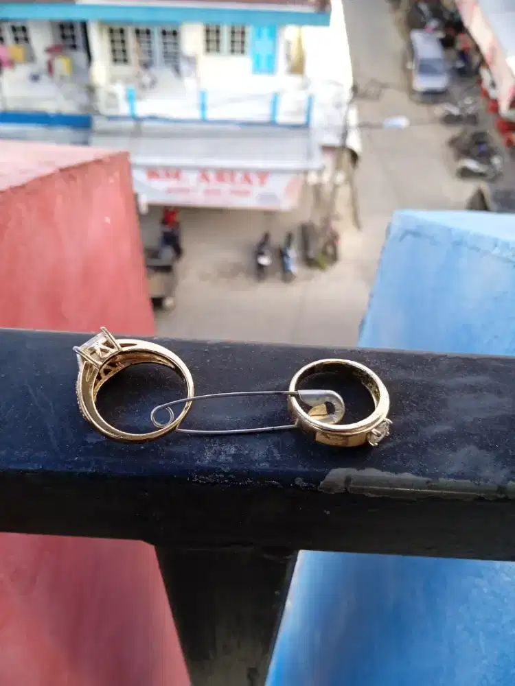 Emas imitasi jual butuh