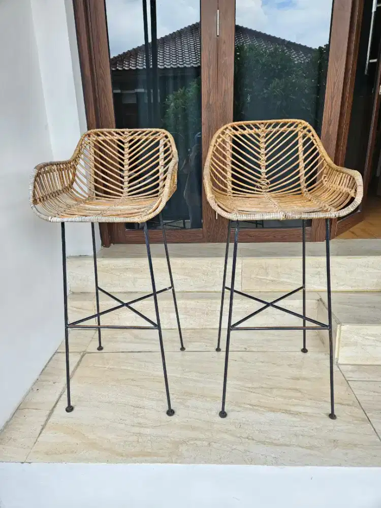 Kursi Bar Rotan besi hitam