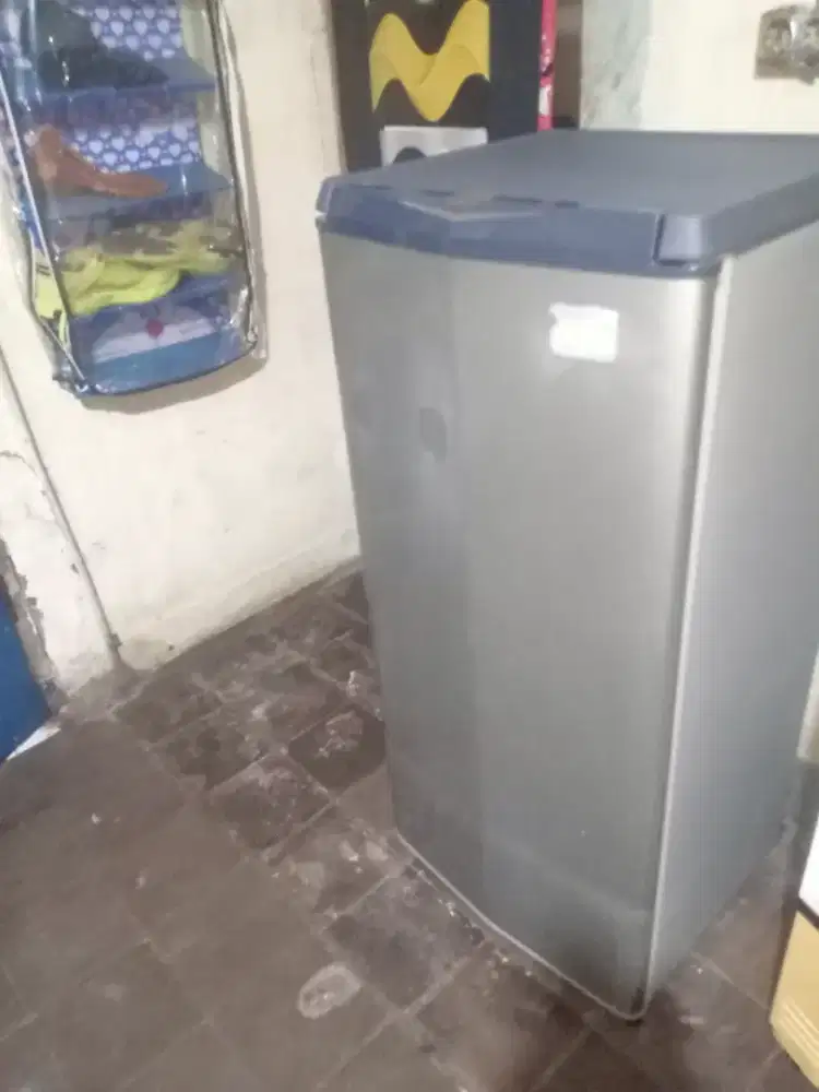 Jual kulkas AQUA 1 pintu mesin ori dingin beku normal bisa diantar