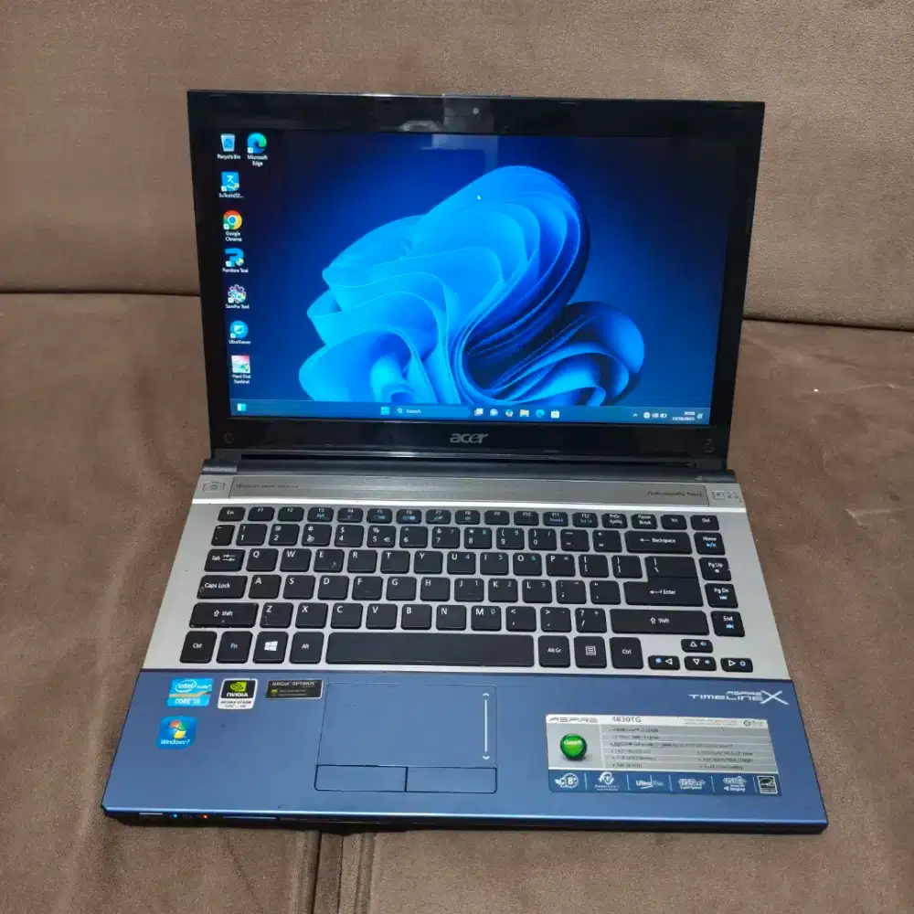 Laptop Acer Core i3 Dual VGA