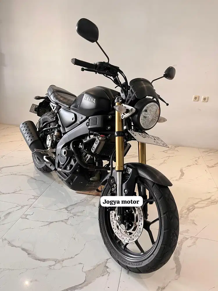 (B) yamaha  xsr 155 tahun 2020