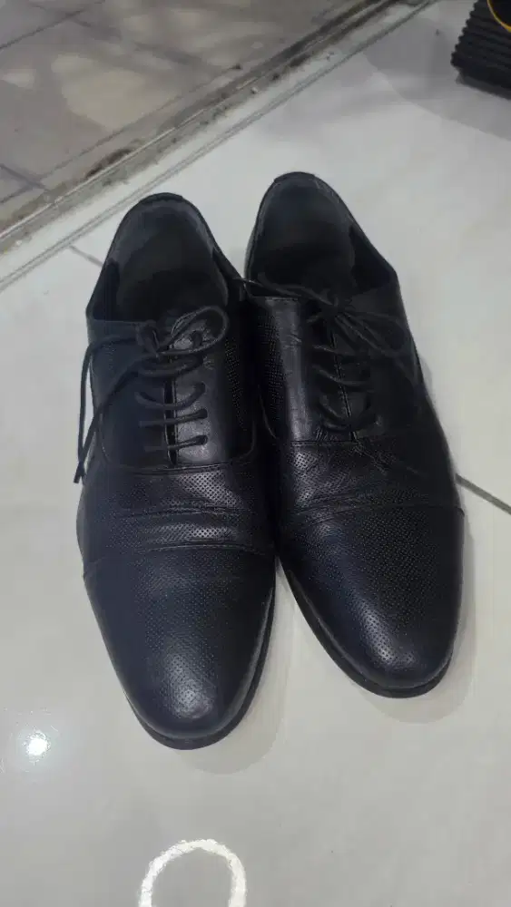 Sepatu vantofel pria sepatu kerja pria everbest black size 41 fantofel