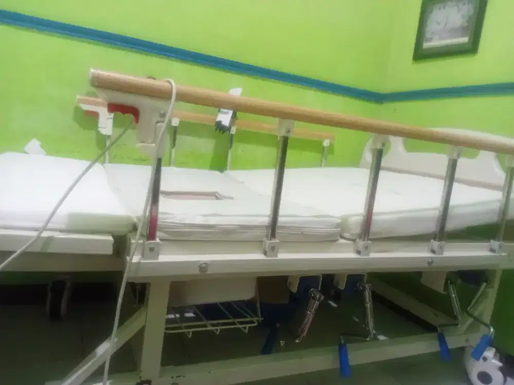 ranjang rumah sakit (pembeli yang tentukan harga dan nego sampai cocok