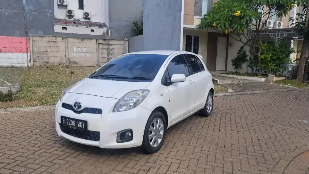 Yaris 2012 metic