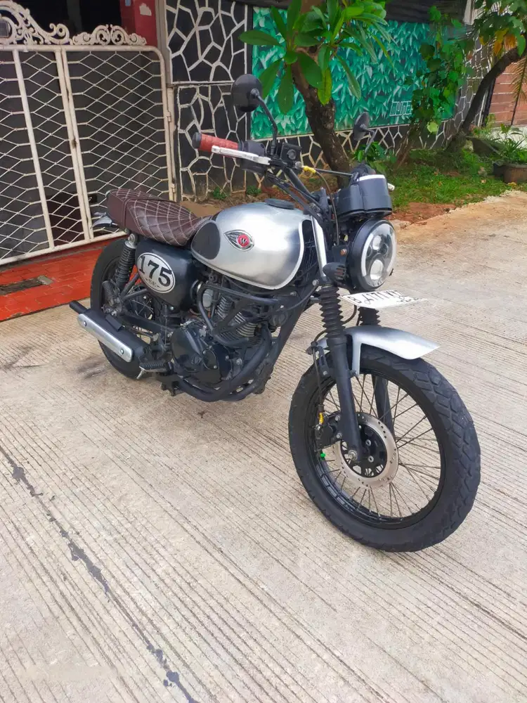KAWASAKI W 175 SE ISTIMEWA