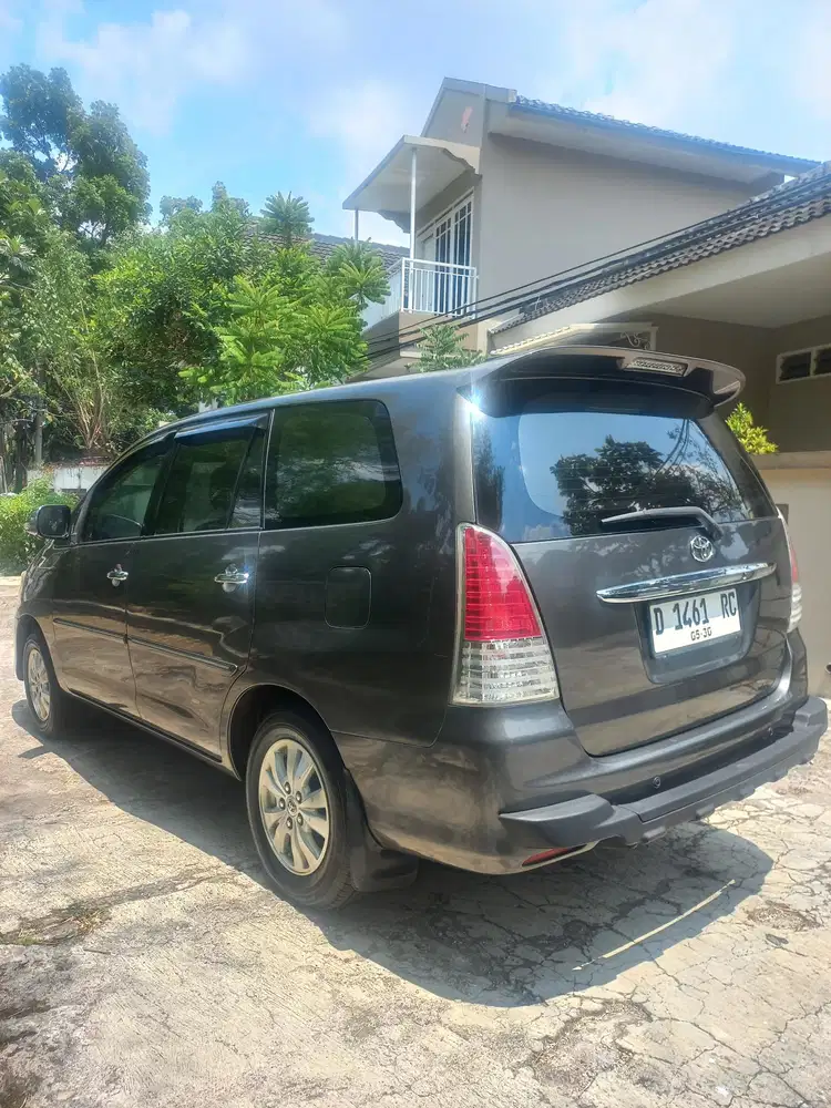 Toyota Kijang Innova 2009 Bensin
