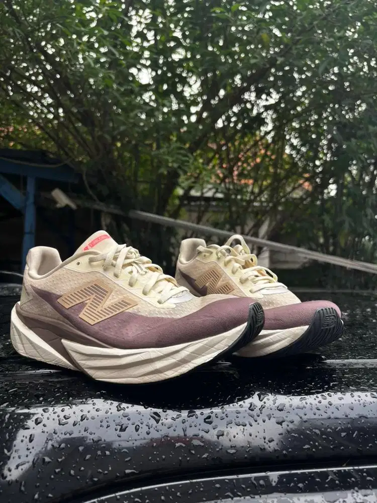 New Balance Rebel V5 Angora RARE COLOR (Size US 11 - EUR 45)