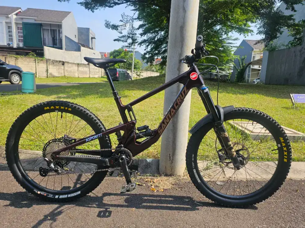 Full bike Santa Cruz Nomad 5