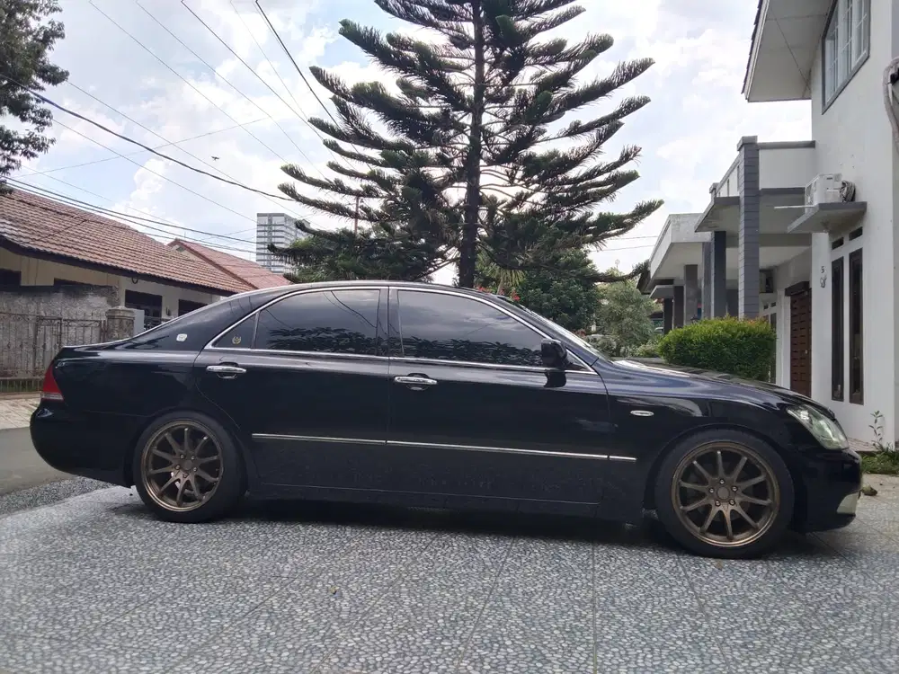 Toyota Crown Royal 2005 Bensin