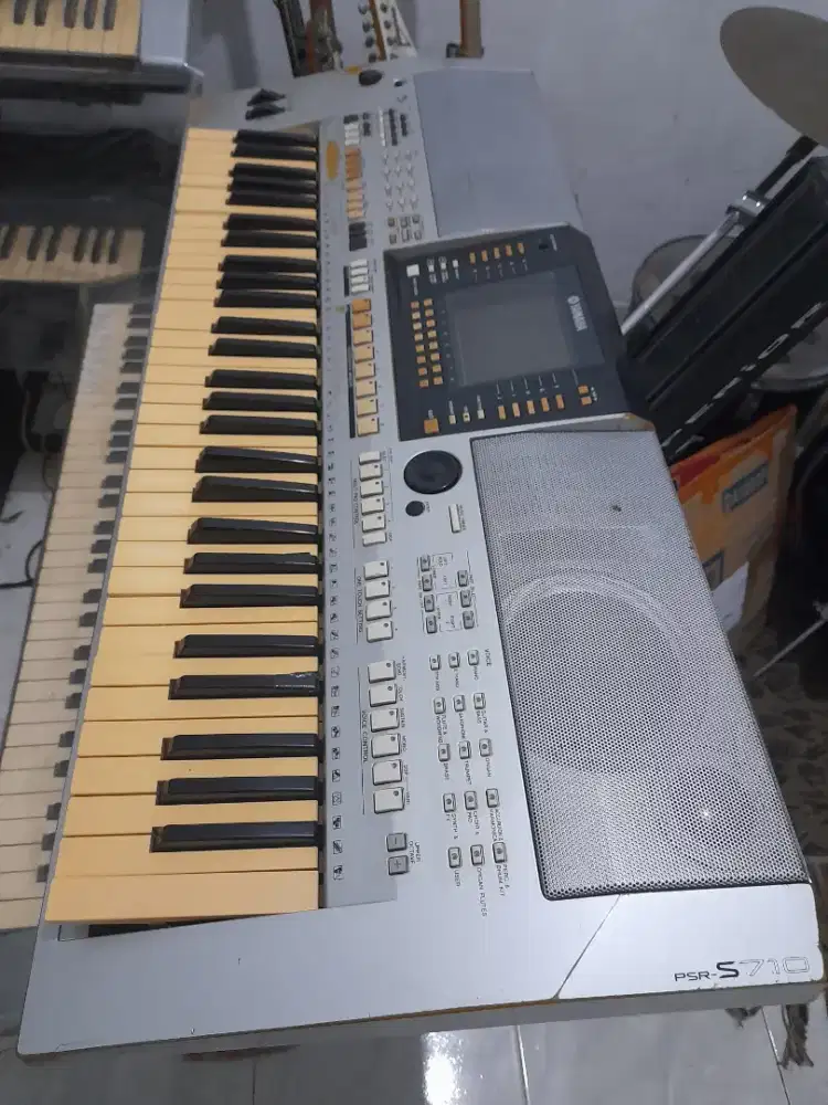 Yamaha psr s710