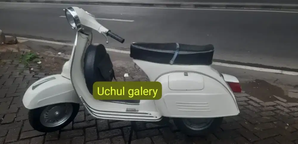 Vespa sprint Bagol putih