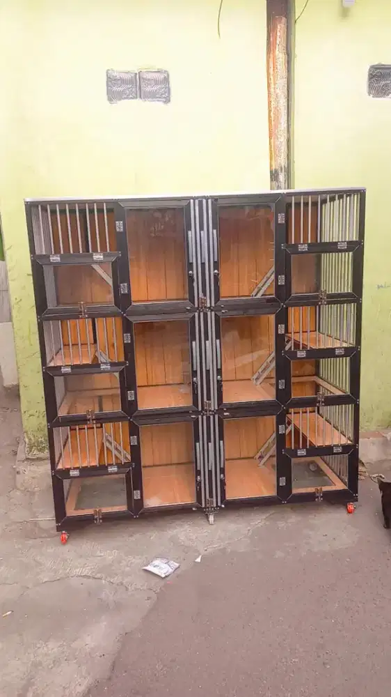 Kandang kucing alumunium kaca