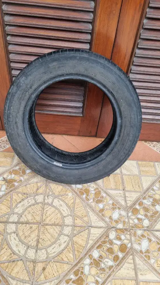 Ban Dunlop mobil Rush bekas