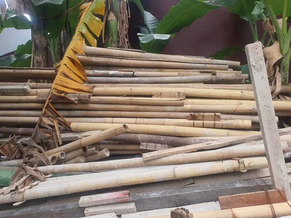 Bambu dan Kayu Kusen