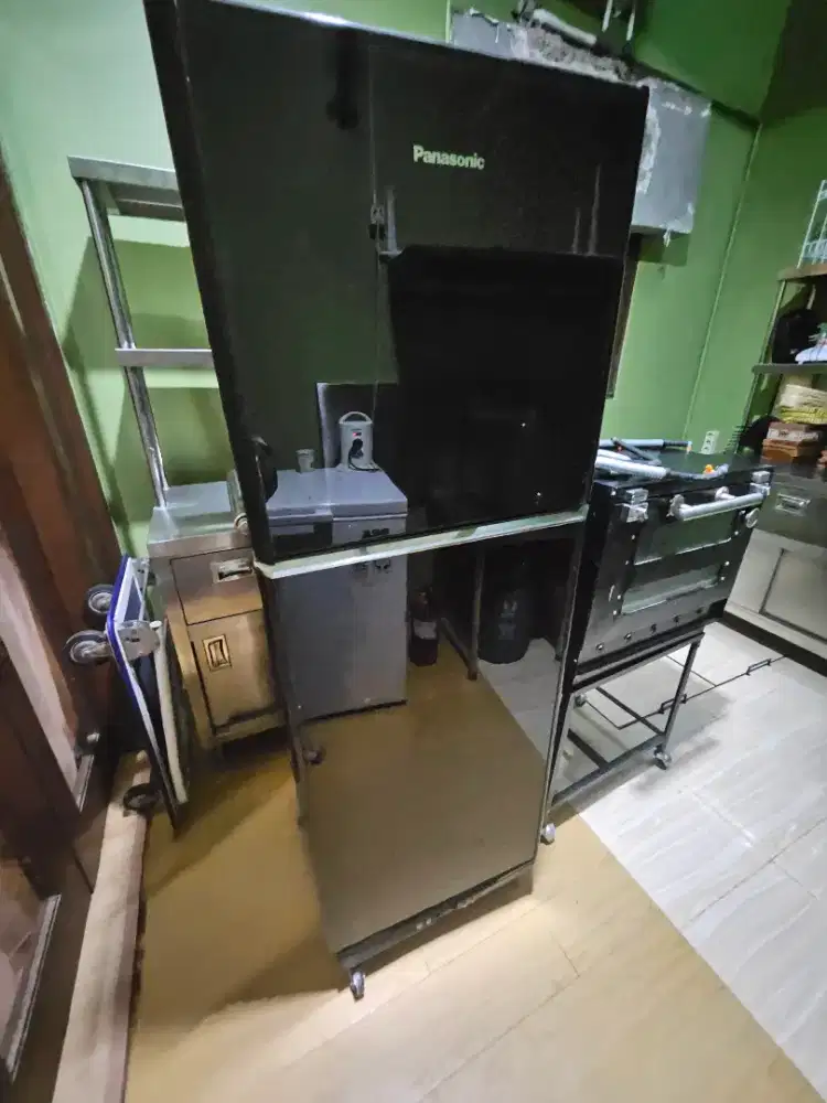 Kulkas Panasonic 2 pintu