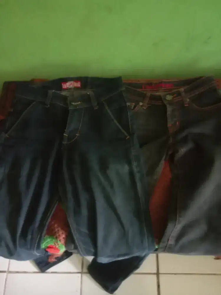 Celana Jeans Pria Panjang Pensil Hitam Denim